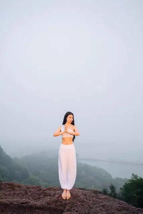 瑜伽馆吃瓜,揭秘瑜伽圈那些不为人知的秘密