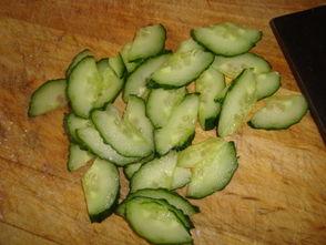 腐乳瓜怎么炒着吃,家常美味新尝试